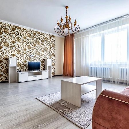 Апартаменты В Центре Левого Берега Astana Buitenkant foto