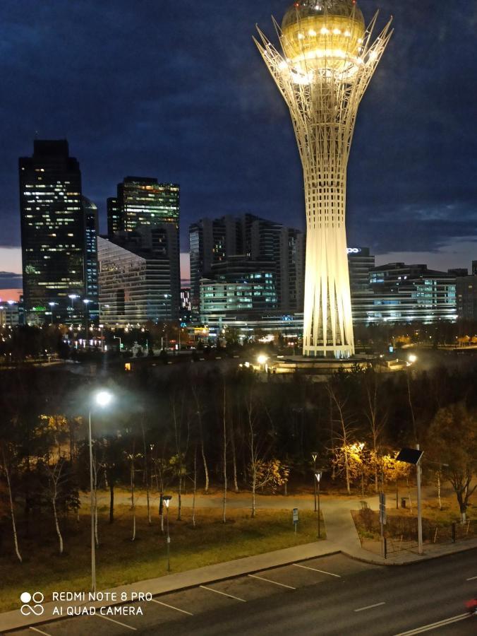 Апартаменты В Центре Левого Берега Astana Buitenkant foto