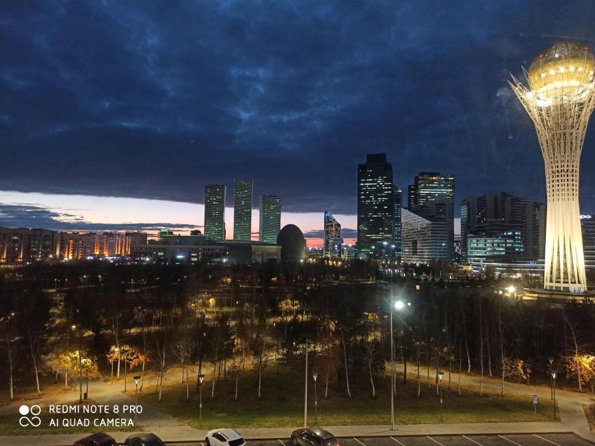 Апартаменты В Центре Левого Берега Astana Buitenkant foto