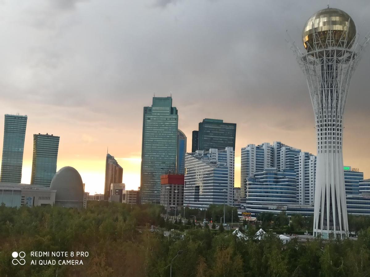 Апартаменты В Центре Левого Берега Astana Buitenkant foto