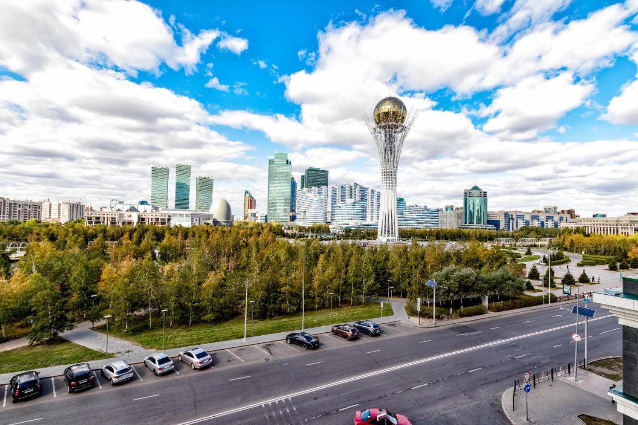Апартаменты В Центре Левого Берега Astana Buitenkant foto
