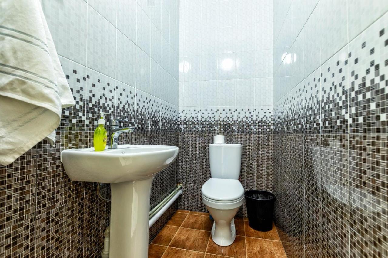 Апартаменты В Центре Левого Берега Astana Buitenkant foto